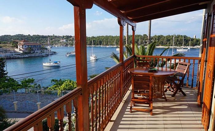 Sonias Apartment in Fiscardo Waterfront