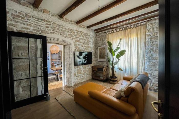 The Bungalow by the Sea in Historic Poreč Old City