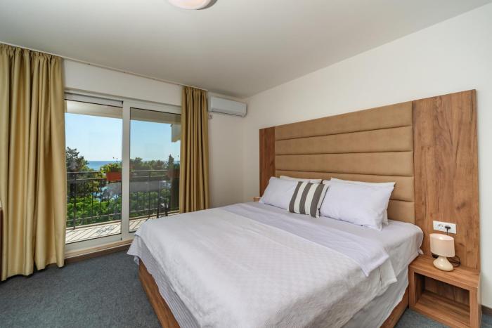 Mikas Seaview Apartments