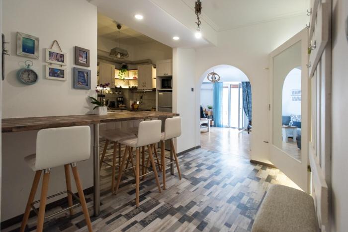 Blue Ark Loving Athens