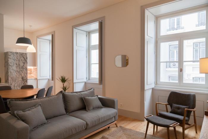 FLH Downtown Modern Art Flat