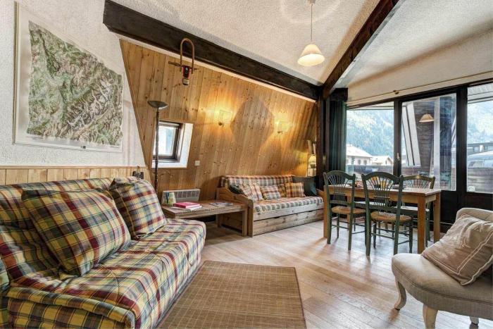 Apartment Lachenal, Alpes Agency, Central Chamonix, Sleeps 2-4