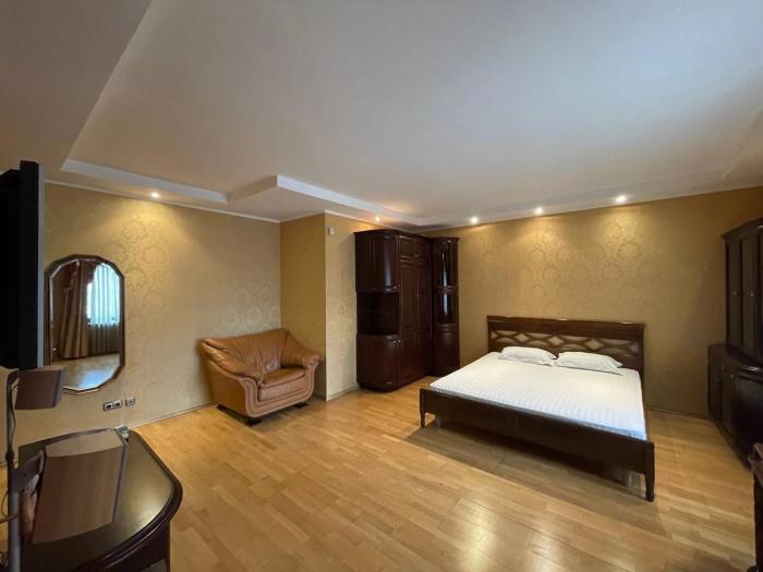One bedroom Kreschatik Str 4