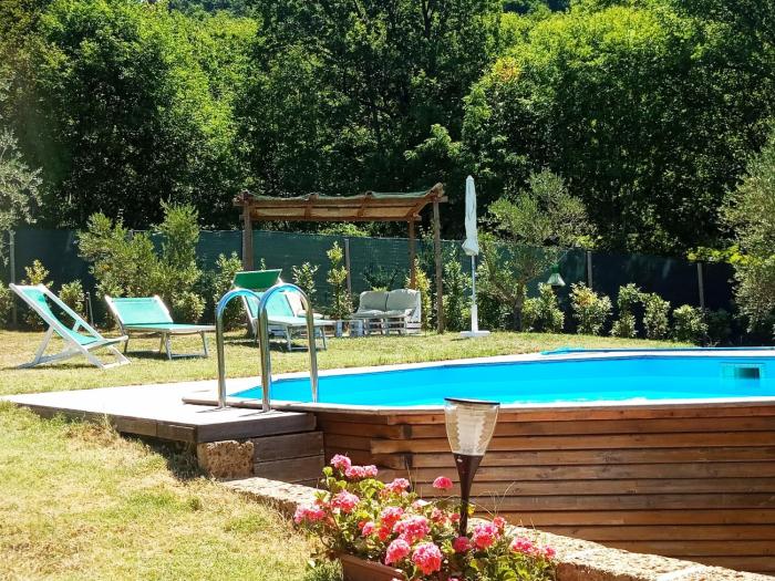 Villa con Piscina 10 Posti Letto, LOliveta Di Rivalto
