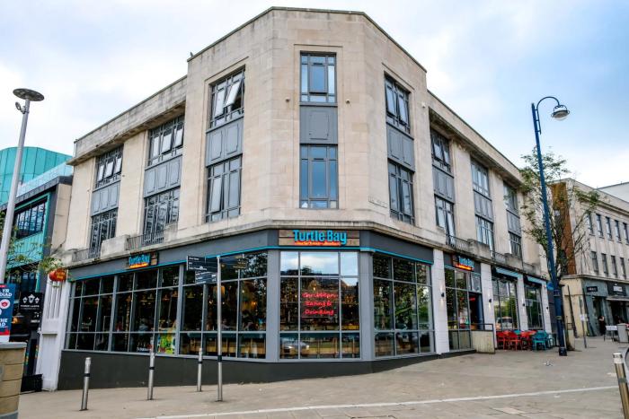 Cwtsh Hostel Central Swansea, Social & Modern, Near Train Station