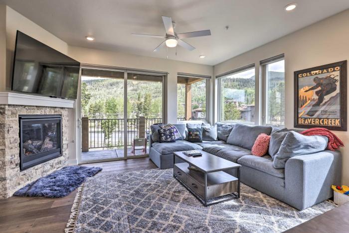 Walk to Lifts Condo with Mtn Views in Keystone!