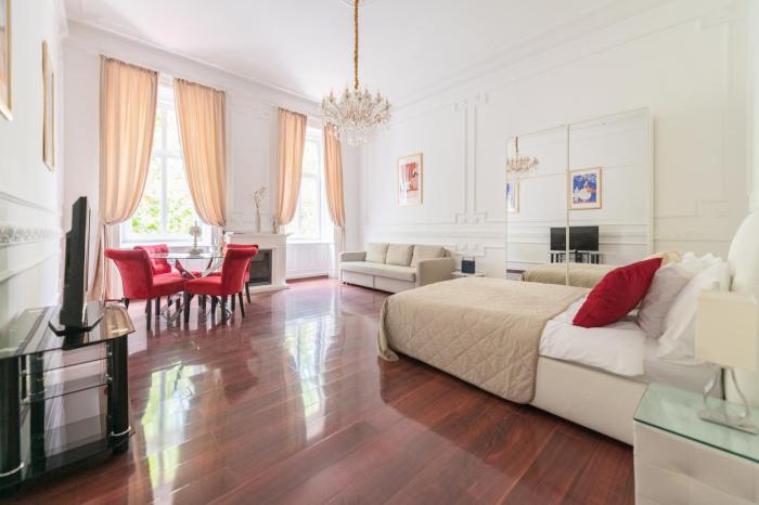 Music Academy Suite Café Vian Apartman Kft