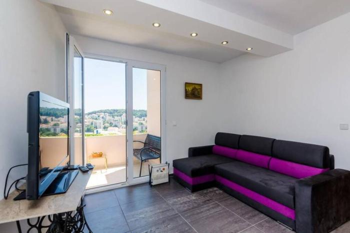 Spacious 80m2 place, great views:-) 2 bedrooms !