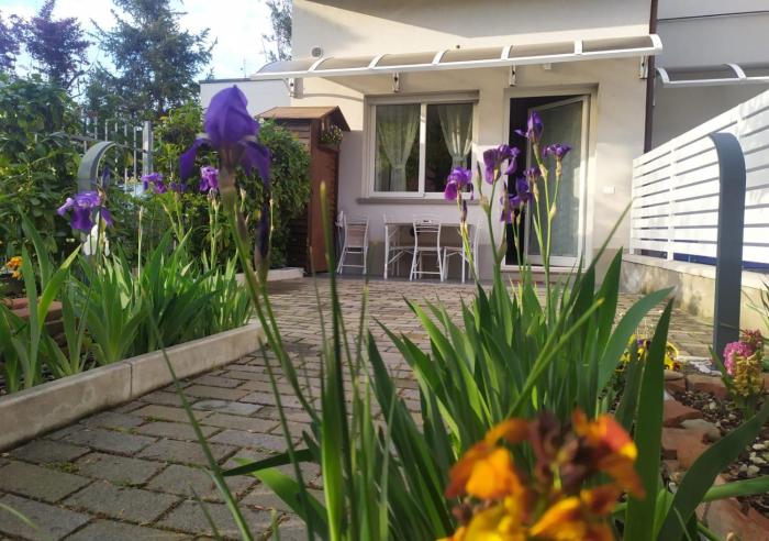 BHH BOLOGNA HOLIDAY HOME private Garden Reserved Parking -wwwbolognaholidayhomecom- house garden parking