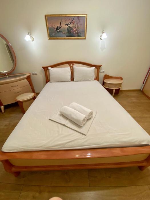 Yaroslav Osmomysl Square Apartments