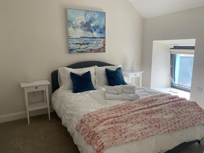 Farm House - Sleeps 7 - Garden - Parking