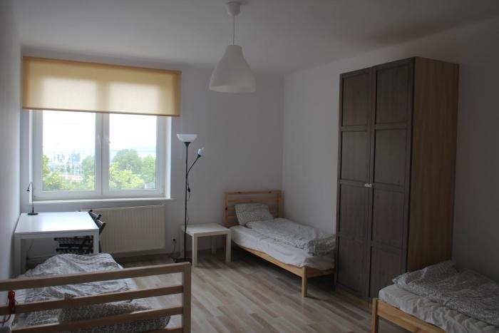Trzyosobowy pokój w mieszkaniu czteropokojowym w centrum Gdyni