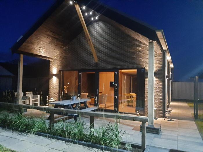 Vakantievilla 10 km van strand honden welkom omheinde tuin sauna buitenbad