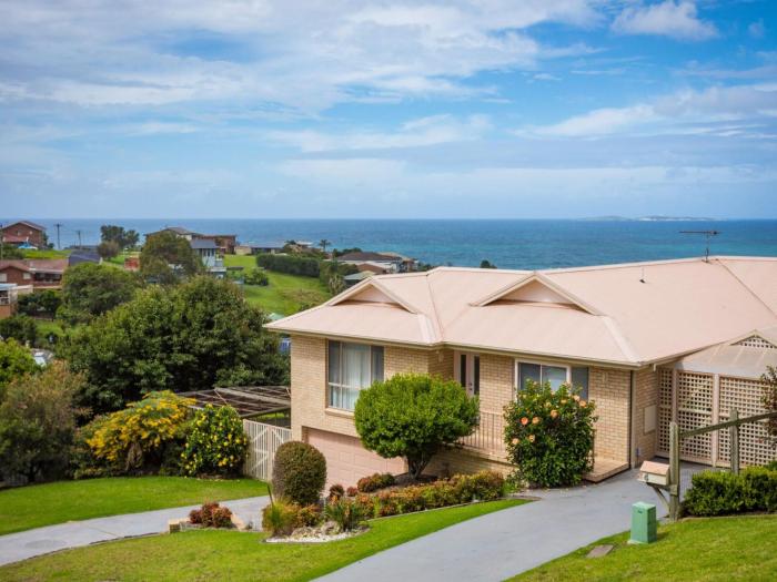 4 Dawn Parade Kianga