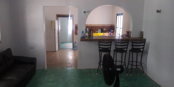 Apartment with 2 queen beds 1000 pesos per night