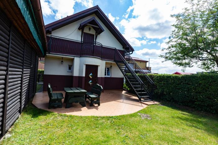 Dom o dwóch niezależnych kondygnacjach