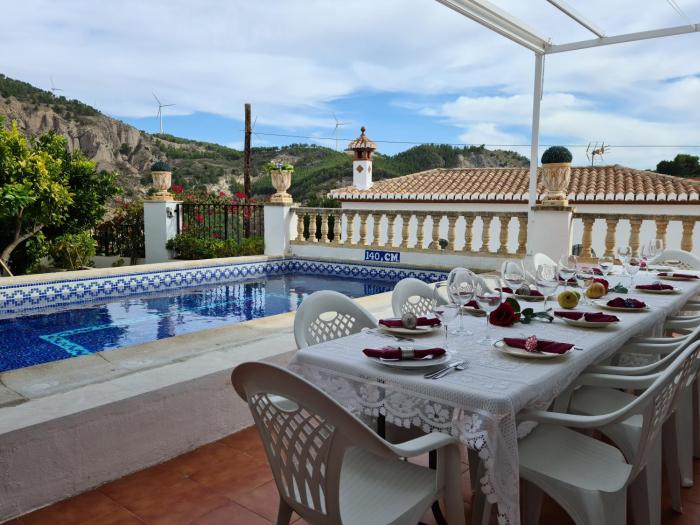 Beautiful Villa swimming pool close to Granada