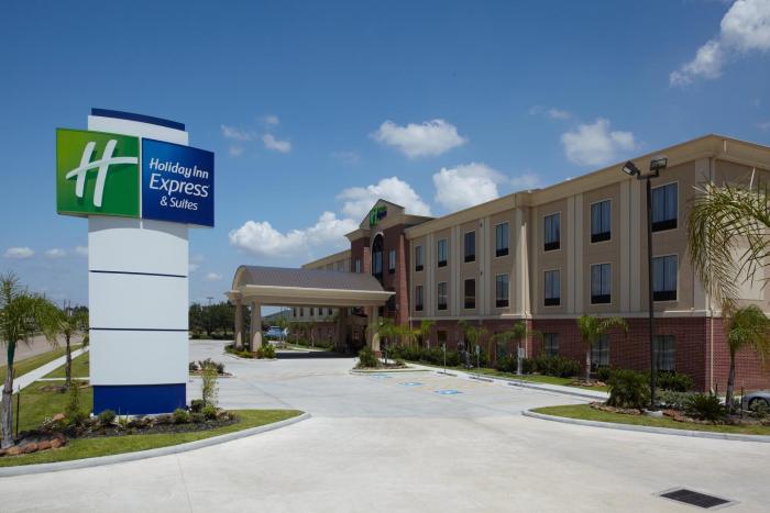 Holiday Inn Express & Suites Deer Park by IHG