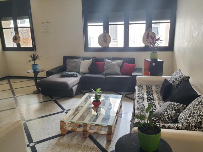 Chambre mignonne avec petite terrasse