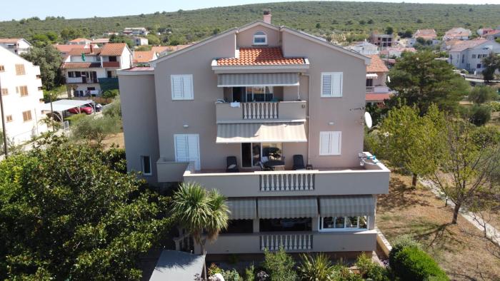 APARTMANI VILLA ELVIRA