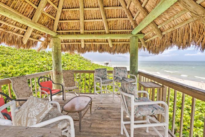 Jensen Beach Home Walk to Beach Access!