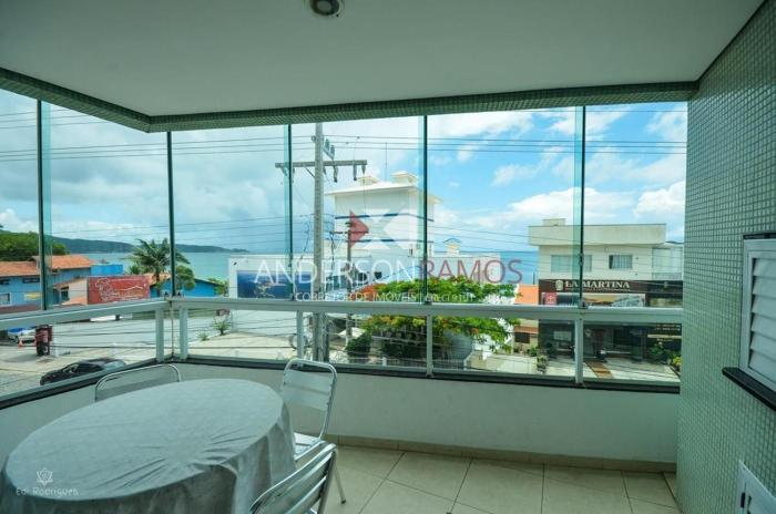 1006 - Apartamento com vista para o mar