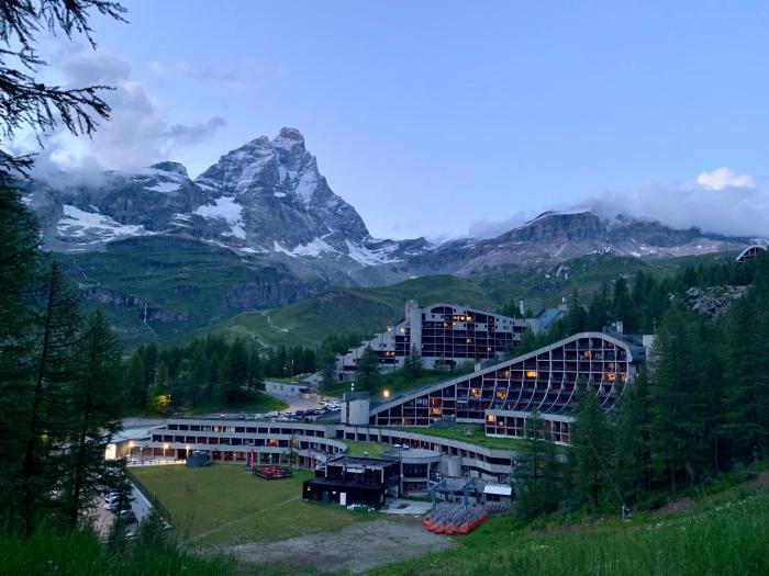 Cervinia Ski In Ski Out - Spacious Apartment