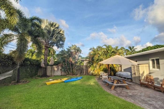 Surf House - Paddleboards - Canoes -1 mile to Wilton Manors