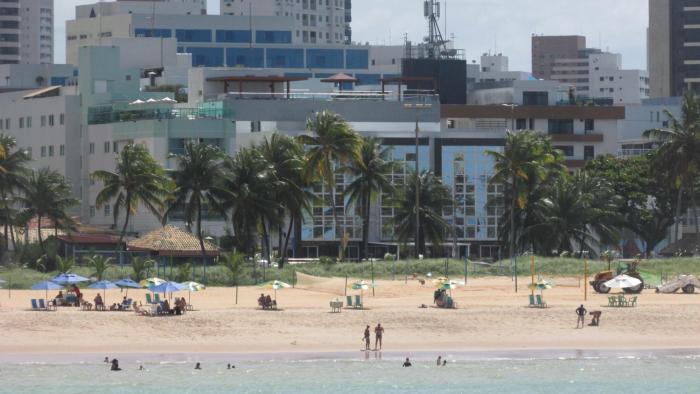 FLAT ACONCHEGANTE NA PRAIA DE TAMBAÚ