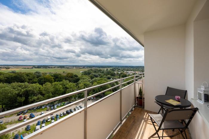 11th Floor City & Sea View Apartament Budowlana by Noclegi Renters