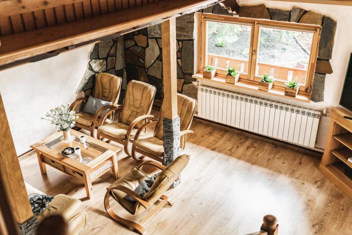 Domek na Stromej klimatyczny domek z sauną, cisza, las i rzeka, relaks dla rodzin i przyjaciół, prywatny parking