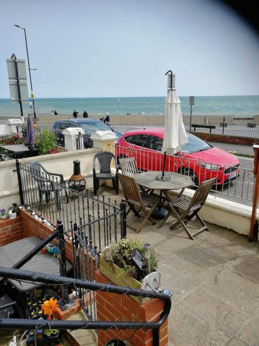 Rowntree Seaview Holiday Flats small double room with no view