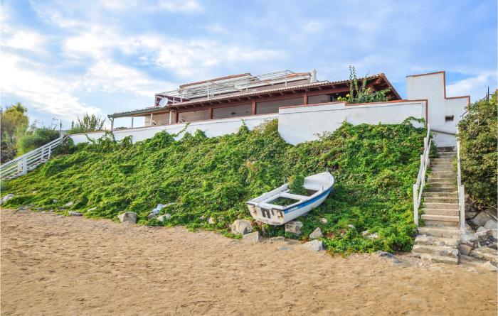 Cozy Home In Pozzallo With House A Panoramic View