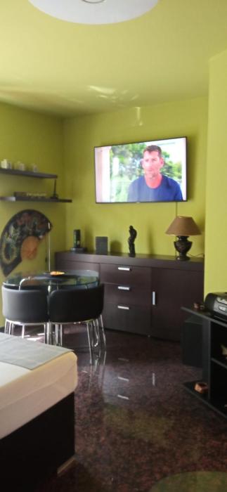 Luxury apartments Kyara Centre Netflix