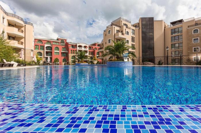 Modern Family Apartment at Millennium 2 - Pool & Spa