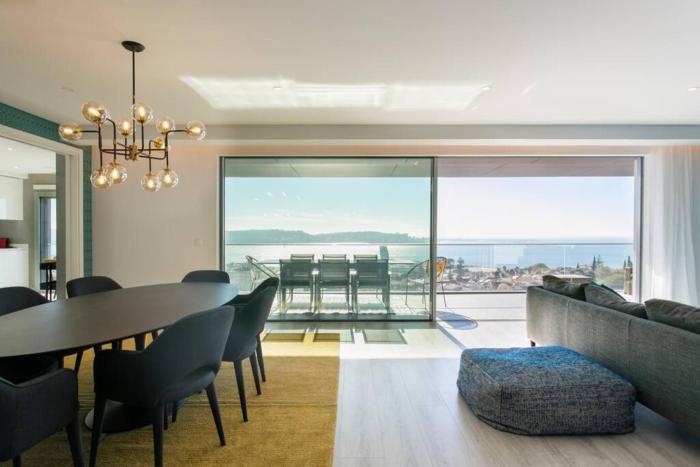 Luxury 4 bedr Flat w PANORAMIC Views & Pool!!
