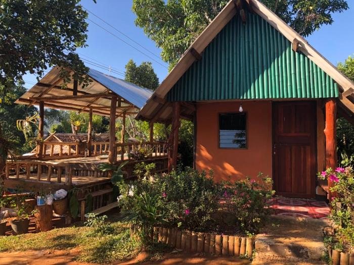 LungKola Homestay, Pang Ung, Mae Hong Son ลุงกอละ โฮมสเตย์ ปางอุ๋ง