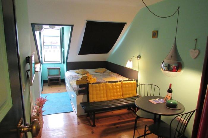 Lisbon Heart Apartments - Green Apartment by LovelyStay