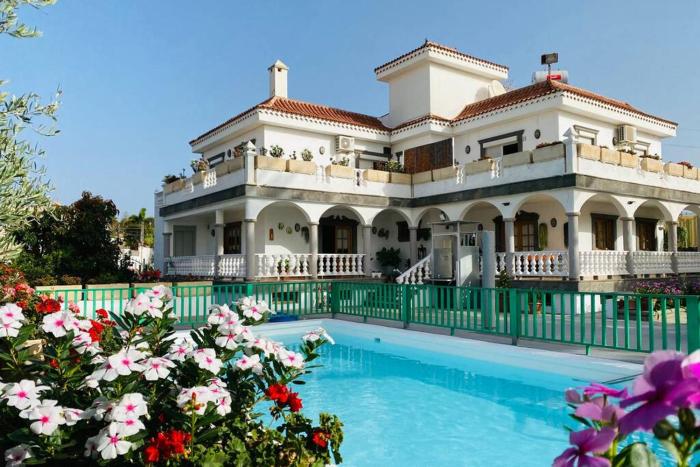 2 Apartments with private pool at Villa Diaz Aleman