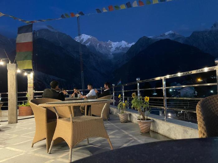 Snow view hotel