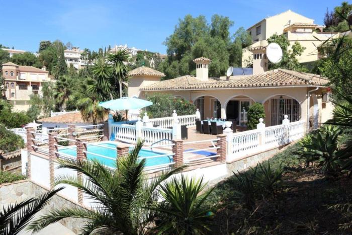 5 Bed Villa-Fuengirola-costa del sol-Pool-AirCon