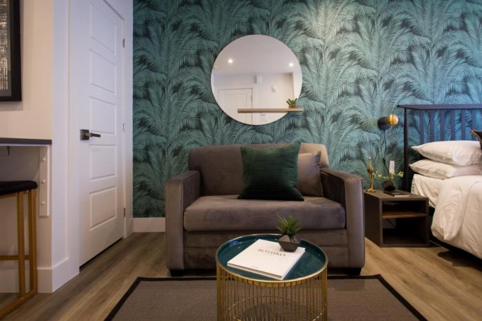 Sunny Green Palms Micro Studio with Yard View by Den Stays