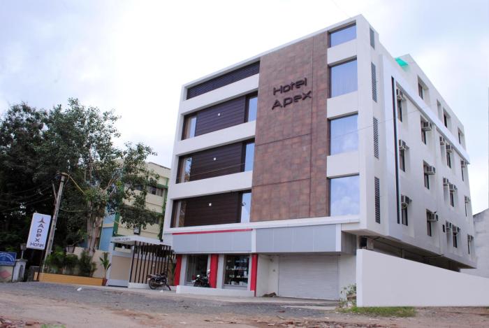 Hotel New Apex locals and UMC not allowed