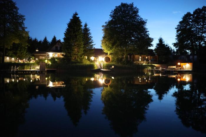 Sielskie Sioło ekskluzywne domy nad jeziorem Ferienhaus am See