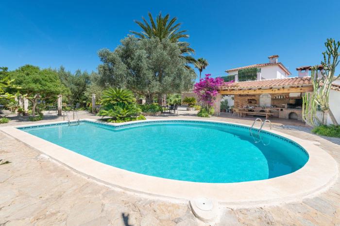 NEW! Can Malondra, villa para 8 con piscina y jardines
