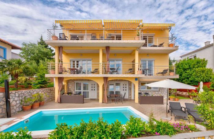 One-Bedroom Apartment Crikvenica near Sea 2