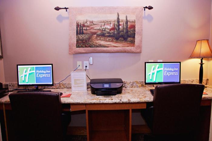 Holiday Inn Express Hotel & Suites Pierre-Fort Pierre by IHG