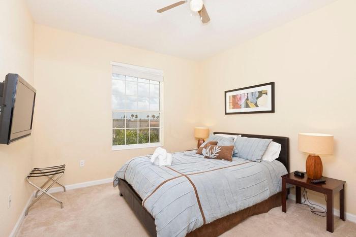 Modern Condo 5min to Conv Center with balcony