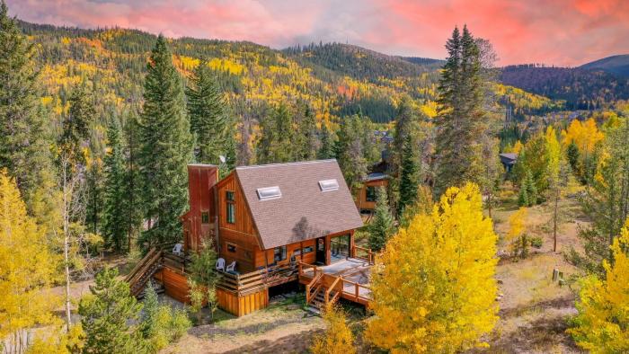 Wellington Haus: Dog Friendly Home, Hot Tub, Views