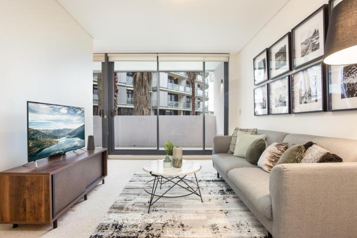 Darling Harbour Apartment near King St Wharf